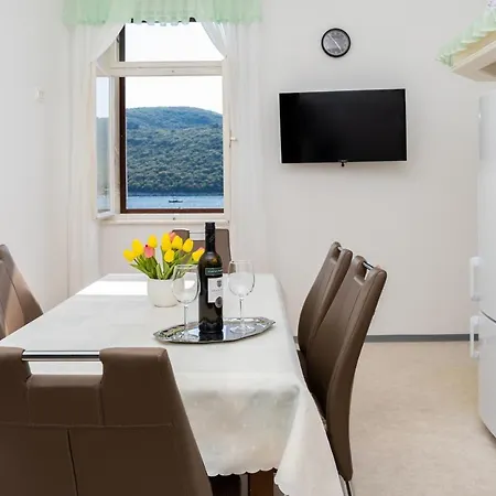 Apartment Ivo Near The Sea *