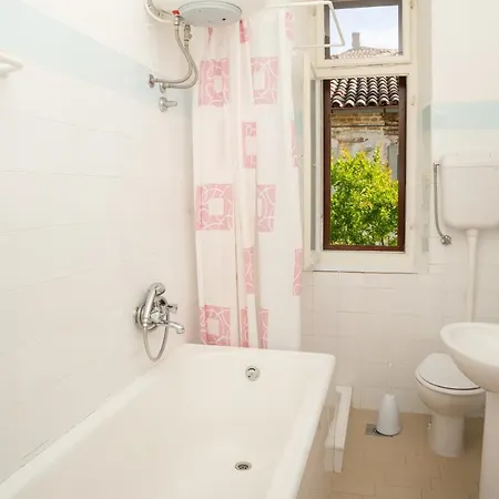 Apartment Ivo Near The Sea *